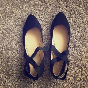 Black ballet flats